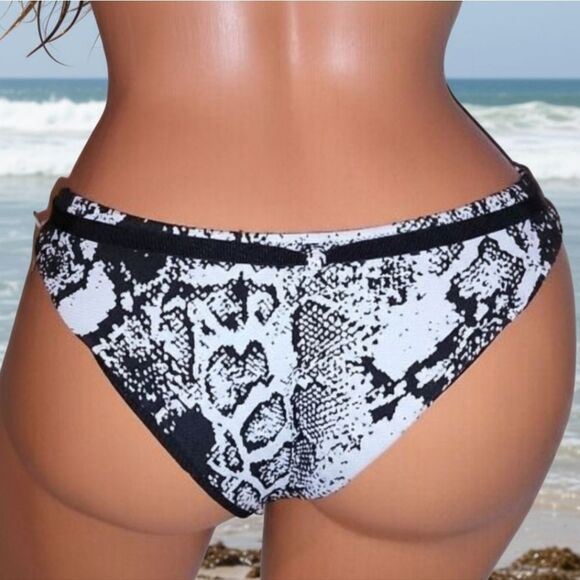 NWT Victoria's Secret Bikini Bottom - Picture 3 of 11